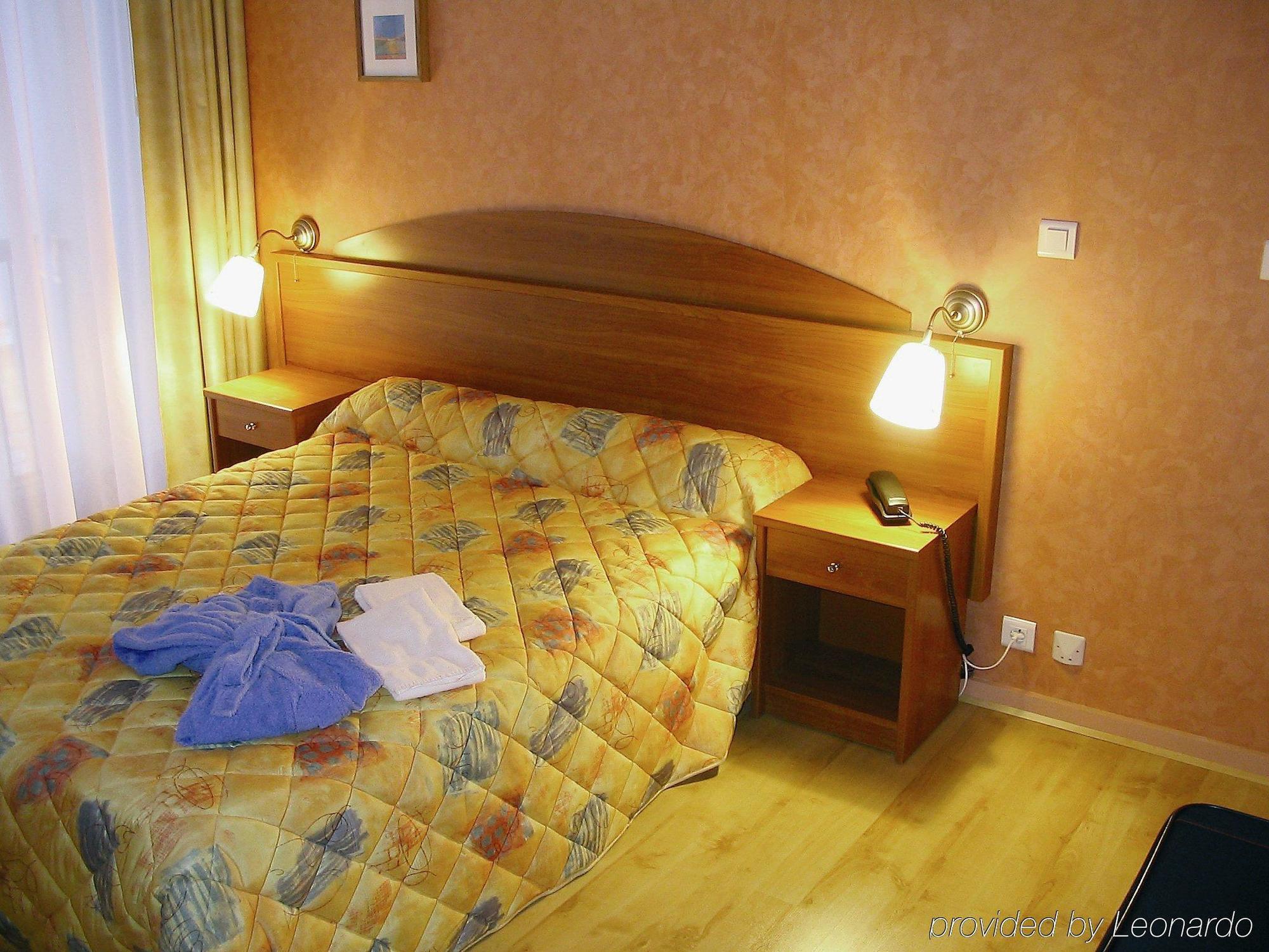 Brit Hotel Du Ban 쇼드-재그 외부 사진