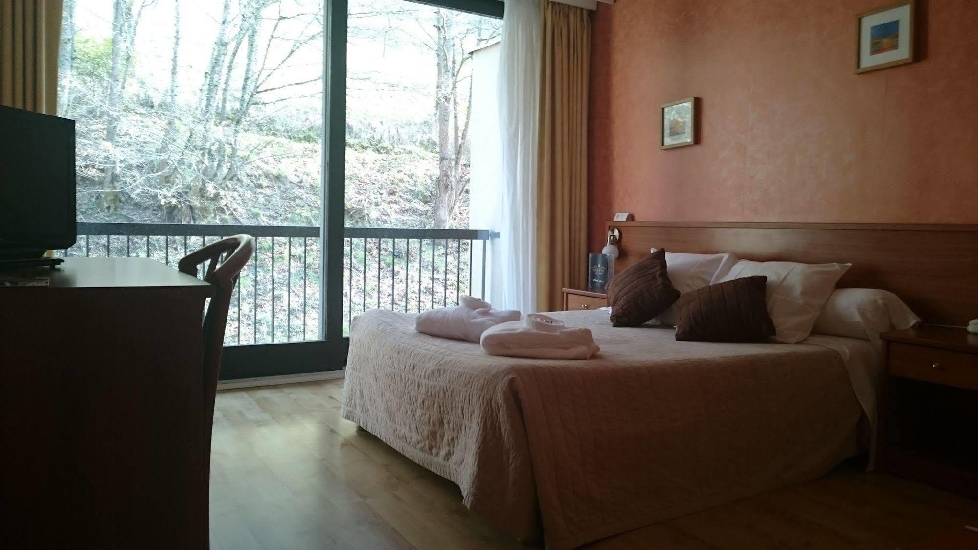 Brit Hotel Du Ban 쇼드-재그 외부 사진